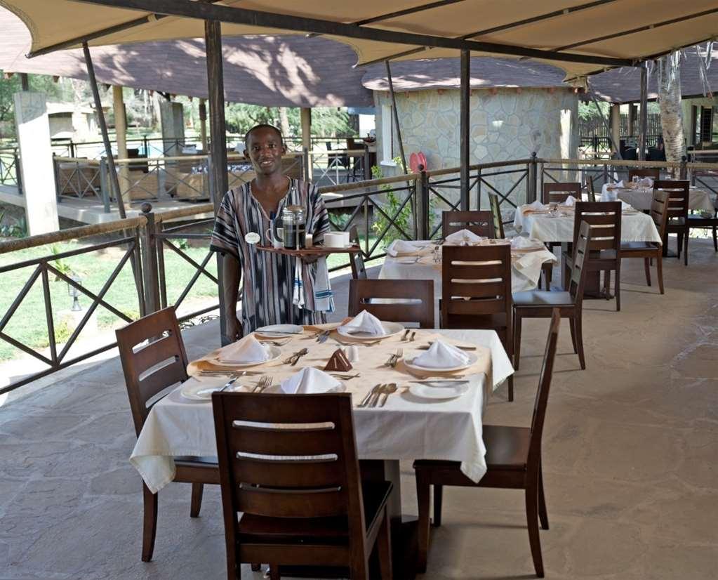 Ashnil Samburu Camp Hotel Restaurant billede